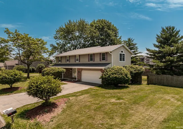 2nd image of 2209 W Woodmont Dr, Muncie, IN 47304 | MLS# 202622276