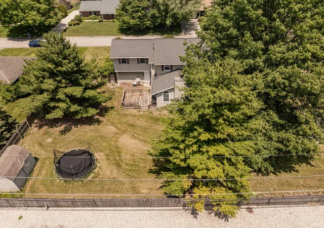 5th image of 2209 W Woodmont Dr, Muncie, IN 47304 | MLS# 202622276