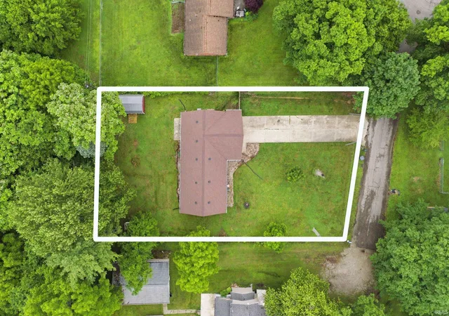 Homes for sale in Yorktown, IN | 7000 W Edgewood Dr, Yorktown, IN 47396 | MLS# 202622327
