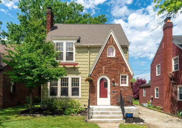 Photo 1 of Sale Pending at 4718 Arlington Ave, Fort Wayne, IN 46807 | MLS# 202622337 | Listing updated on 2026-07-15