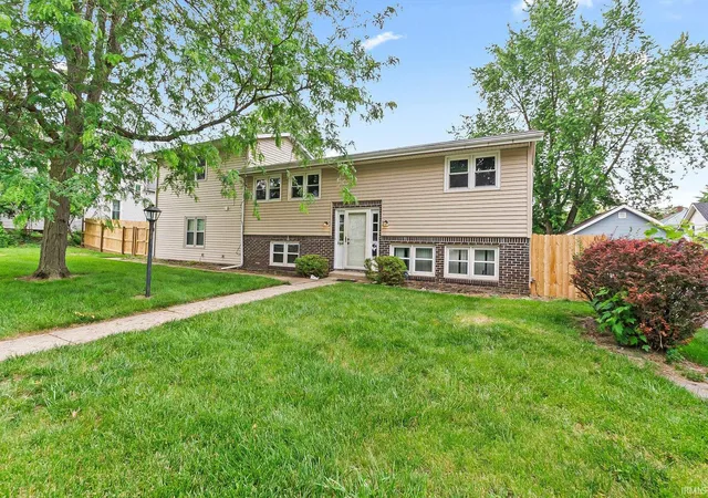 Photo 2 of Manufactured home for sale at 1021 Archer Ave, Fort Wayne, IN 46808 | MLS# 202622343 | Listing updated on 2026-06-19