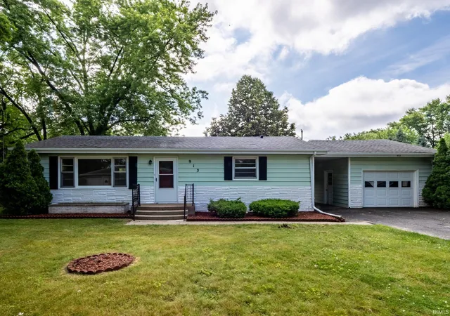 Homes for sale in Monticello, IN | 913 Calley Dr, Monticello, IN 47960 | MLS# 202622371