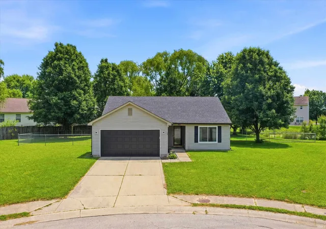 2nd image of 4027 Fairoaks Ct, Franklin, IN 46131 | MLS# 202622389