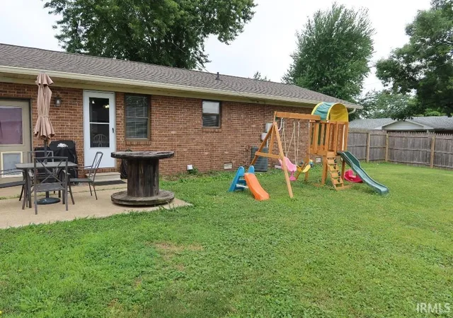 Homes for sale in Mount Vernon, IN | 453 Sunset Dr, Mount Vernon, IN 47620 | MLS# 202622410