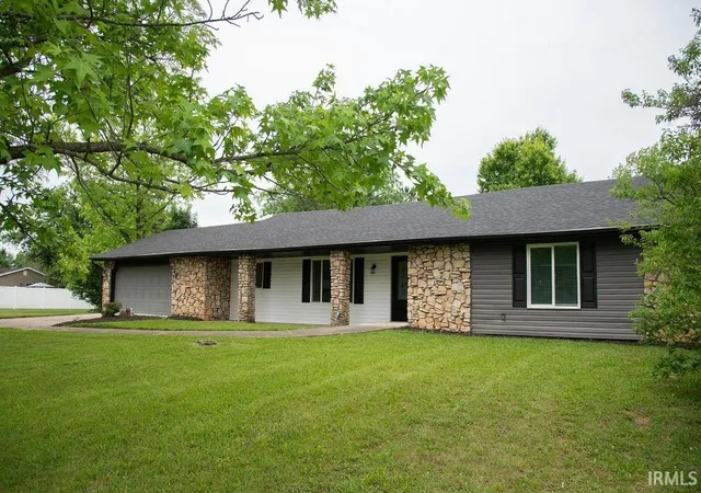 Photo 2 of Manufactured home for sale at 7501 Hamilton Dr, Muncie, IN 47303 | MLS# 202622445 | Listing updated on 2026-08-27