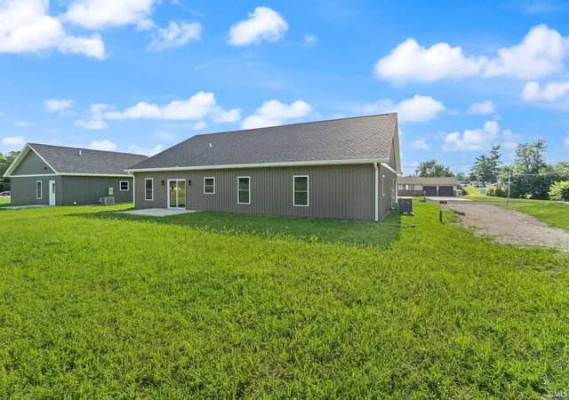 Photo 3 of Manufactured home for sale at 217 Poplar St, Loogootee, IN 47553 | MLS# 202622452 | Listing updated on 2026-08-03