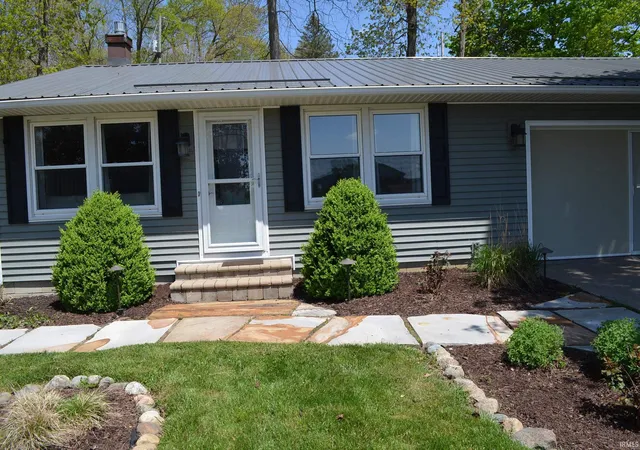 2nd image of 395 Lane 148 Hamilton Lake Lane, Hamilton, IN 46742 | MLS# 202622497