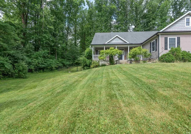 3rd image of 4923 N Chatham Dr, Bloomington, IN 47404 | MLS# 202622504