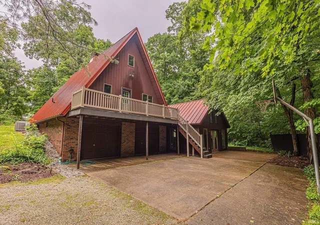 Photo 1 of Sale Pending at 1704 E Maple Dr, Huntingburg, IN 47542 | MLS# 202622525 | Listing updated on 2026-07-19