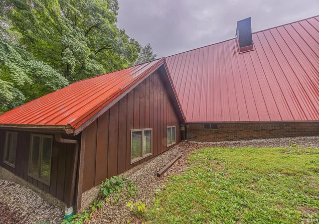 Photo 4 of Sale Pending at 1704 E Maple Dr, Huntingburg, IN 47542 | MLS# 202622525 | Listing updated on 2026-07-19