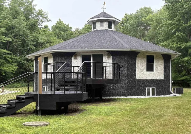 Photo 1 of Manufactured home for sale at 8492 N 1050 East Rd, Walkerton, IN 46574 | MLS# 202622538 | Listing updated on 2026-07-21