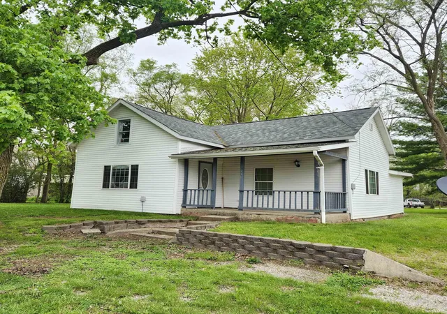 Photo 1 of Manufactured home for sale at 810 W Tower St, Pierceton, IN 46562 | MLS# 202622553 | Listing updated on 2026-06-24