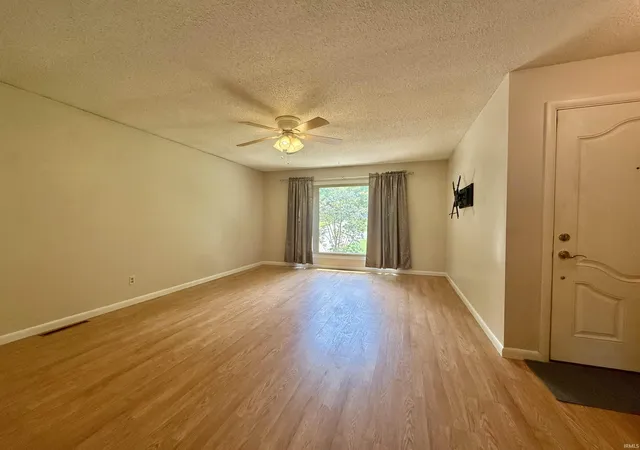 Photo 3 of Sale Pending at 7612 Adams Ave, Evansville, IN 47715 | MLS# 202622609 | Listing updated on 2026-07-13