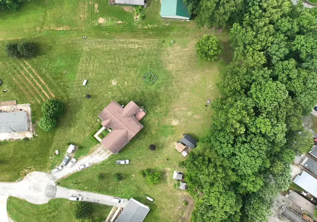 Photo 3 of Manufactured home for sale at 11758 W Smith Ridge Ct, Monticello, IN 47960 | MLS# 202622621 | Listing updated on 2026-09-22