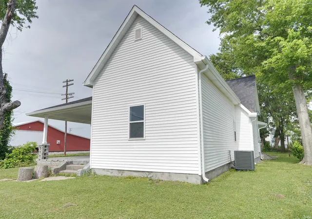 Photo 2 of Sale Pending at 200 SW 1st Street, Washington, IN 47501 | MLS# 202622630 | Listing updated on 2026-08-27
