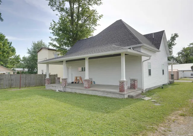 Photo 3 of Sale Pending at 200 SW 1st Street, Washington, IN 47501 | MLS# 202622630 | Listing updated on 2026-08-27