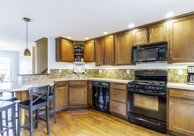4th image of 375 Lane 175 Lime Lake, Angola, IN 46703 | MLS# 202622631