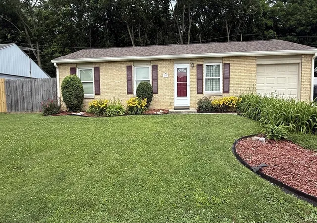 Homes for sale in Yorktown, IN | 1424 S Pleasantview Dr, Yorktown, IN 47396 | MLS# 202622649