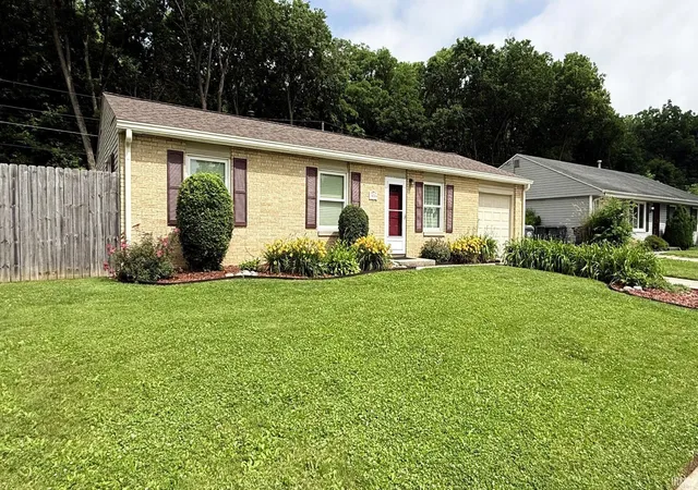 Homes for sale in Yorktown, IN | 1424 S Pleasantview Dr, Yorktown, IN 47396 | MLS# 202622649