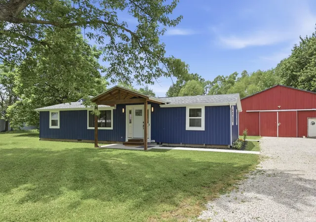 Homes for sale in New Castle, IN | 261 N Hillsboro Rd, New Castle, IN 47362 | MLS# 202622659