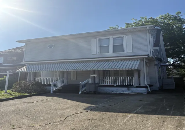 2nd image of 1305 Washington Ave, Vincennes, IN 47591 | MLS# 202622677