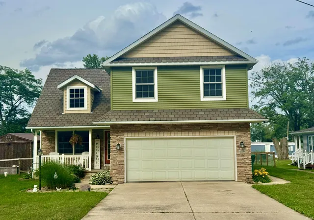 Homes for sale in Bremen, IN | 4084 W Shore Dr, Bremen, IN 46506 | MLS# 202622685
