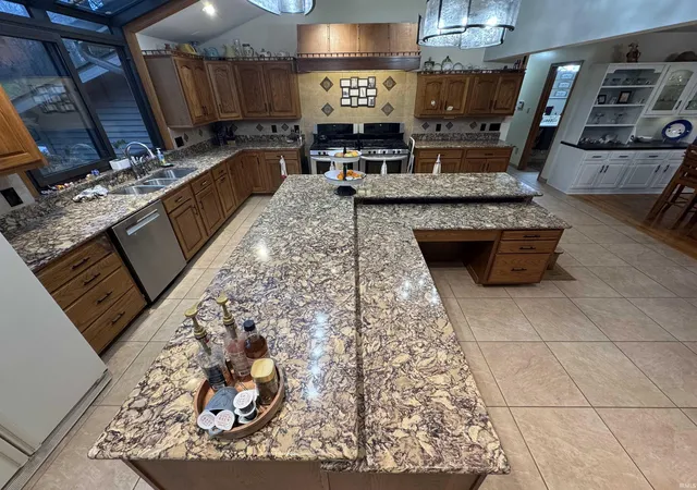 3rd image of 66110 Oak Rd, Lakeville, IN 46536 | MLS# 202622708
