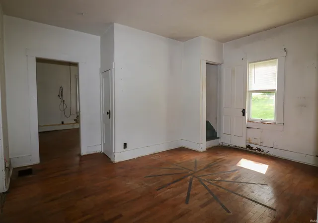 3rd image of 1008 W Elm St, Hartford City, IN 47348 | MLS# 202622712