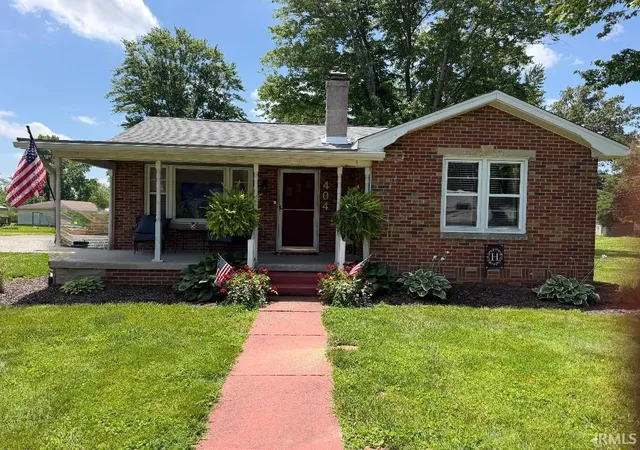 Homes for sale in Jasonville, IN | 404 Capital St, Jasonville, IN 47438 | MLS# 202622736