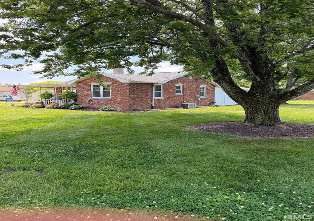 5th image of 404 Capital St, Jasonville, IN 47438 | MLS# 202622736