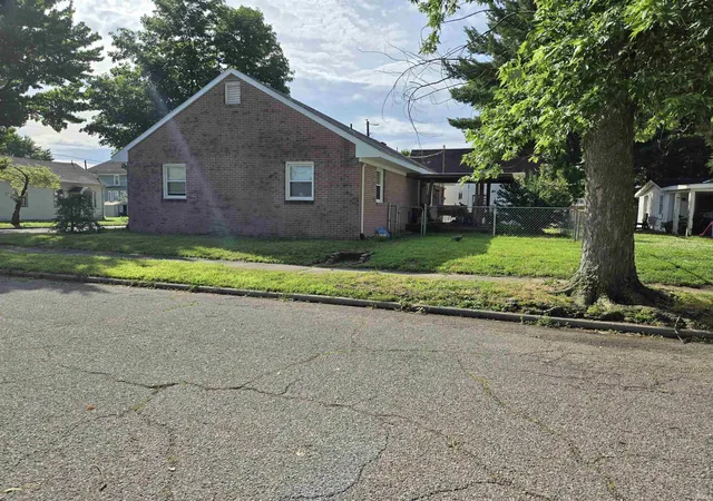 2nd image of 301 Dubois St, Vincennes, IN 47591 | MLS# 202622756