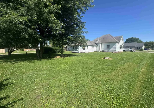 Homes for sale in Linton, IN | 689 Ne E St, Linton, IN 47441 | MLS# 202622775