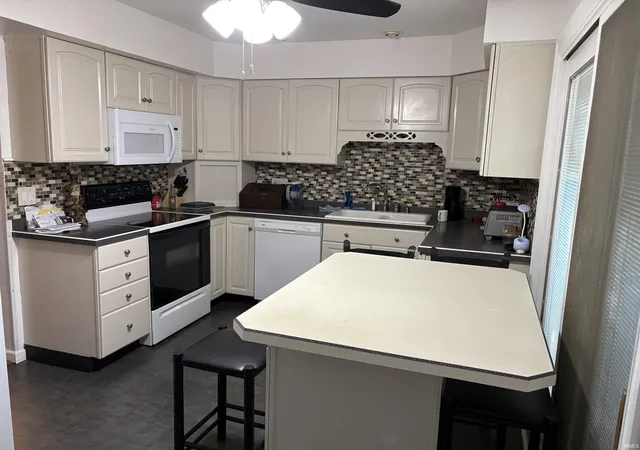 Photo 4 of Sale Pending at 1143 Burdette Ave, Evansville, IN 47714 | MLS# 202622809 | Listing updated on 2026-10-01