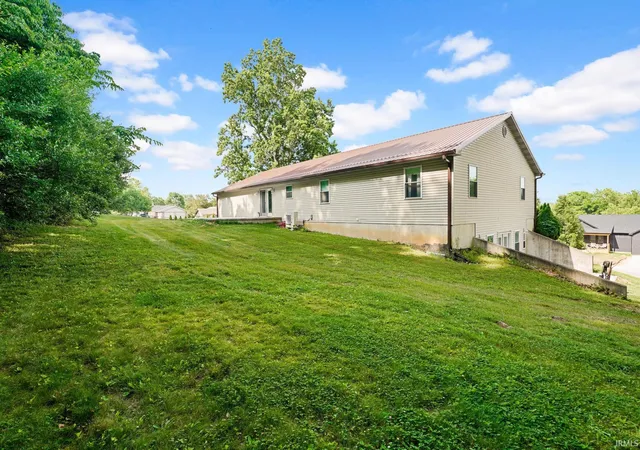 28th image of 305 Candlelight Ln, Oolitic, IN 47451 | MLS# 202622814