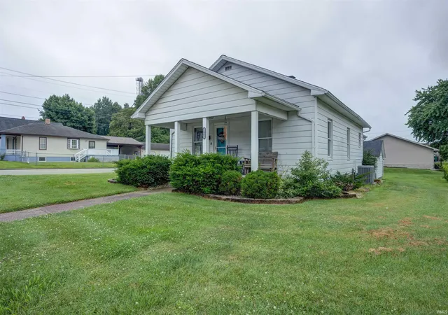 Photo 2 of Sale Pending at 1002 Jackson St, Huntingburg, IN 47542 | MLS# 202622822 | Listing updated on 2026-07-22