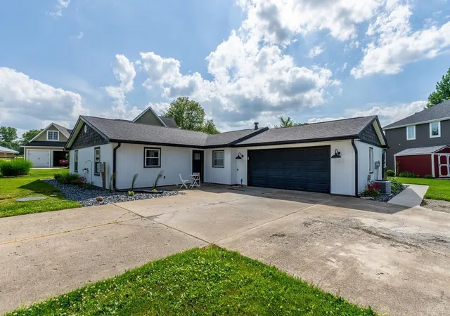 Homes for sale in Fremont, IN | 15 Lane 880 Snow Lk, Fremont, IN 46737 | MLS# 202622826