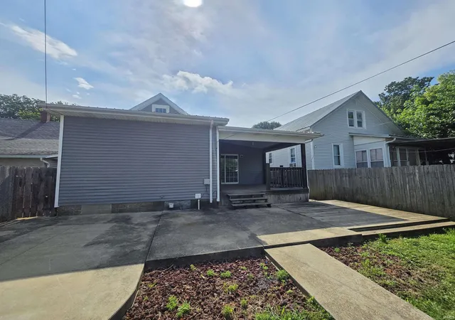 4th image of 1109 9Th St, Tell City, IN 47586 | MLS# 202622827