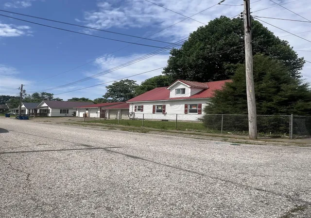 Photo 3 of Single family home for sale at 602 Maple St, Lawrenceville, IL 62439 | MLS# 202622829 | Listing updated on 2026-06-29
