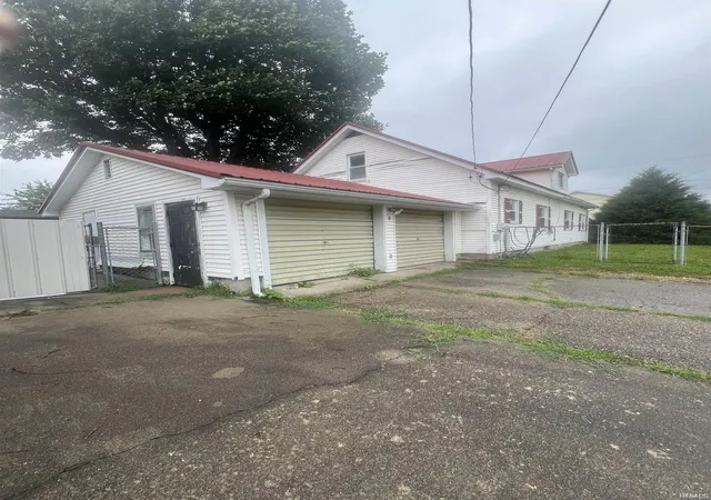 Photo 3 of Single family home for sale at 602 Maple St, Lawrenceville, IL 62439 | MLS# 202622829 | Listing updated on 2026-06-29