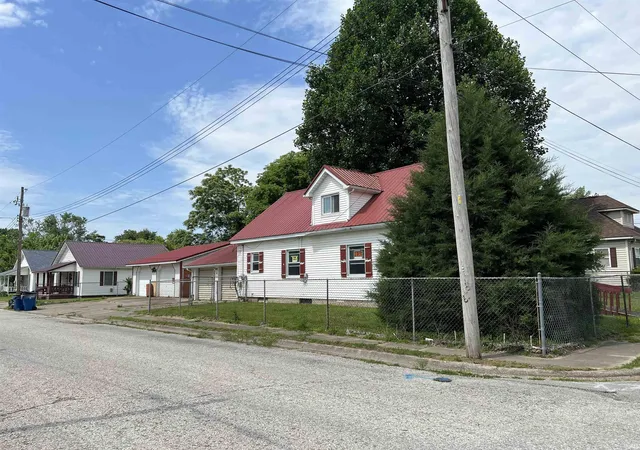 Photo 4 of Single family home for sale at 602 Maple St, Lawrenceville, IL 62439 | MLS# 202622829 | Listing updated on 2026-06-29
