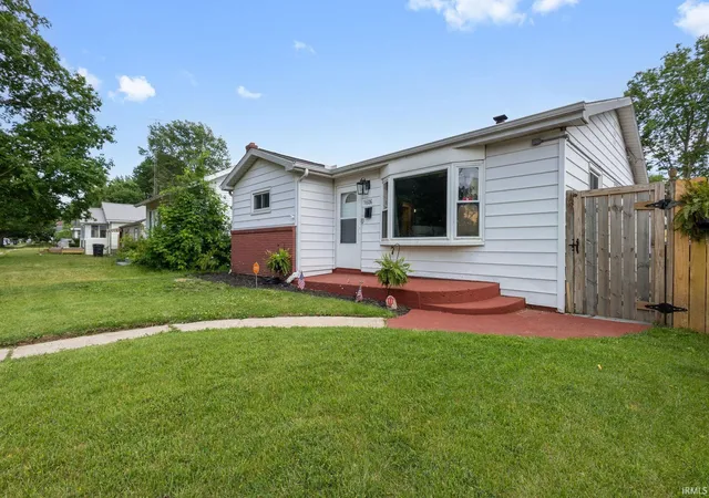 Photo 2 of Sale Pending at 1606 E Fox St, South Bend, IN 46613 | MLS# 202622833 | Listing updated on 2026-06-13
