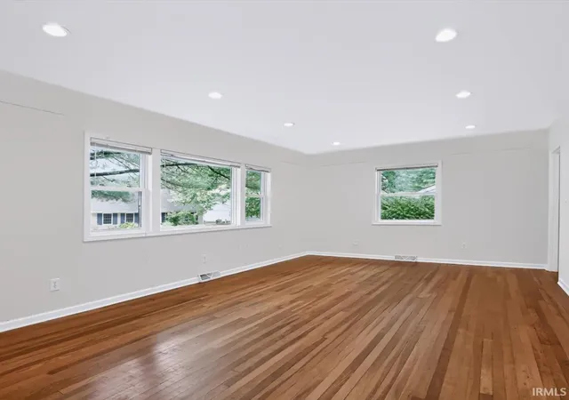 Photo 4 of Manufactured home for sale at 824 S Eastside Dr, Bloomington, IN 47401 | MLS# 202622838 | Listing updated on 2026-09-21