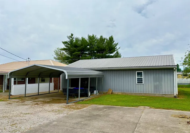 Photo 2 of Sale Pending at 307 S White Church Rd, Princeton, IN 47670 | MLS# 202622848 | Listing updated on 2026-10-01