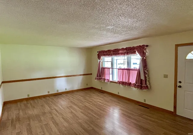 Photo 3 of Sale Pending at 307 S White Church Rd, Princeton, IN 47670 | MLS# 202622848 | Listing updated on 2026-10-01