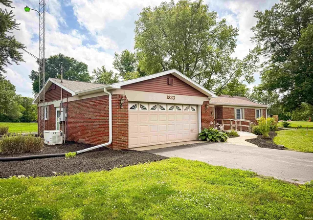 2nd image of 1323 W 200 S, Warsaw, IN 46580 | MLS# 202622859