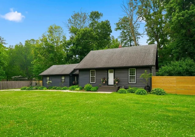 Photo 2 of Manufactured home for sale at 3005 W Moore Rd, Muncie, IN 47304 | MLS# 202622873 | Listing updated on 2026-09-15