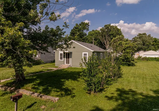 3rd image of 2104 S Biltmore Ave, Muncie, IN 47302 | MLS# 202622877
