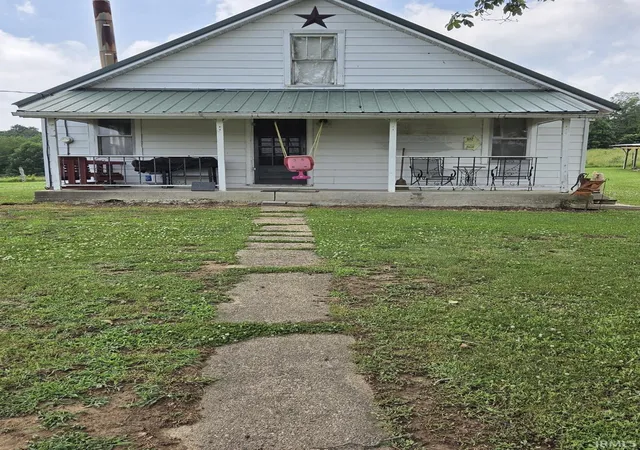 Homes for sale in Bloomfield, IN | 845 N Crowe Rd, Bloomfield, IN 47424 | MLS# 202622895
