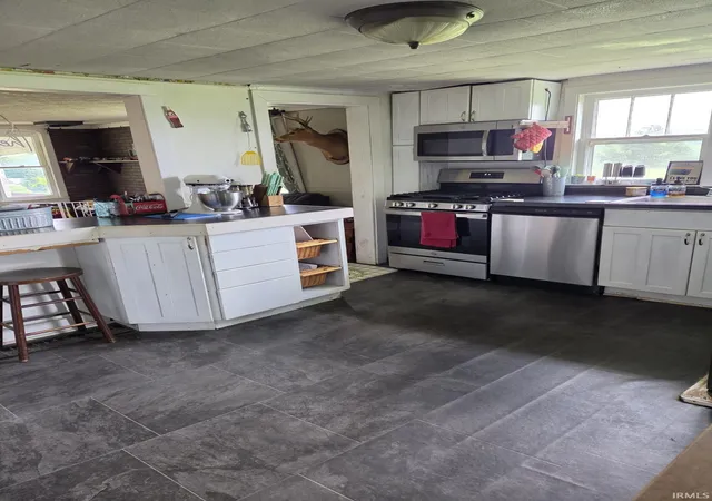 4th image of 845 N Crowe Rd, Bloomfield, IN 47424 | MLS# 202622895