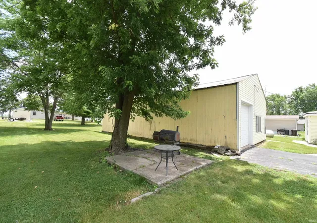 Homes for sale in Earl Park, IN | 305 S Chestnut St, Earl Park, IN 47942 | MLS# 202622945